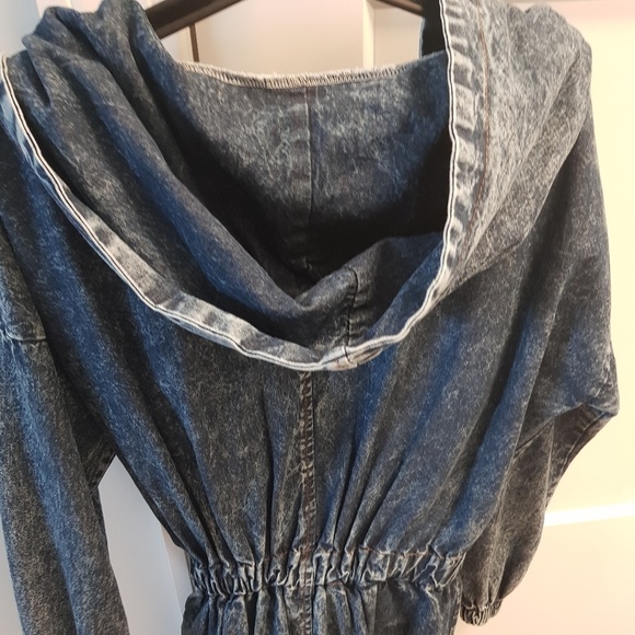 Denim jacket - Picture 2 of 3